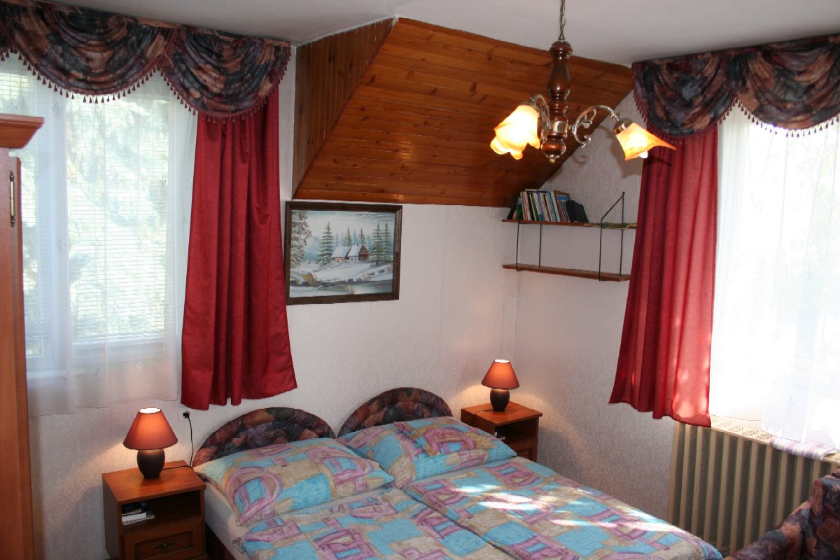 A szoba a m�sik ir�nyb�l